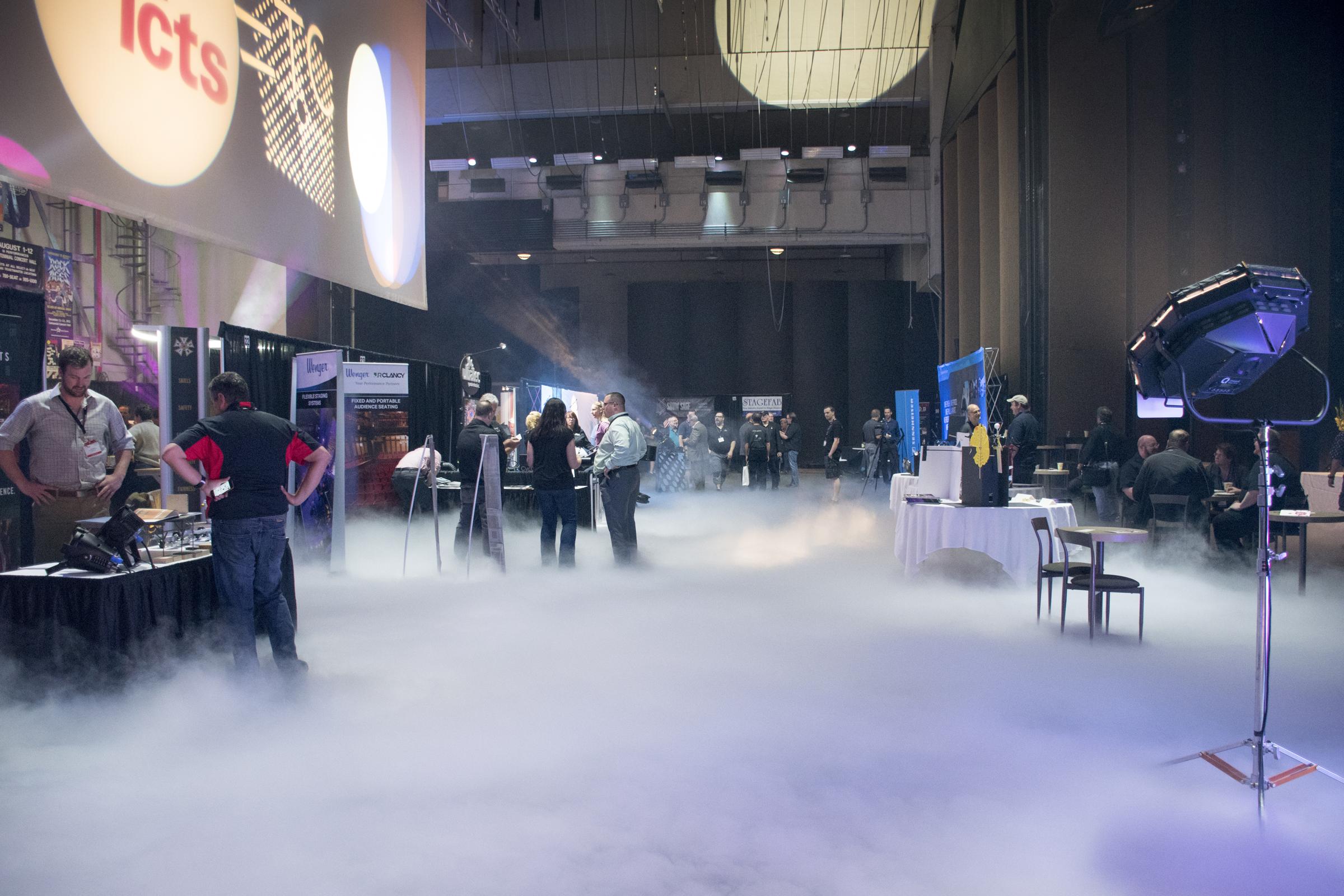 07-Trade_Show_fog_CITT2016_004.jpg